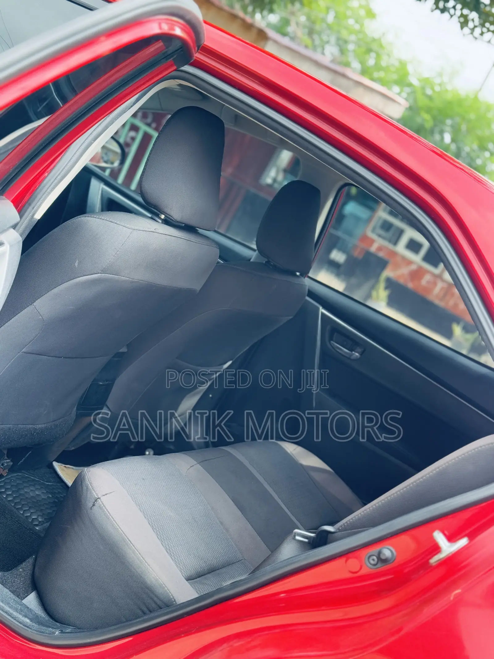 Toyota Corolla SE 4dr Sedan (1.8L 4cyl CVT) 2017 Red