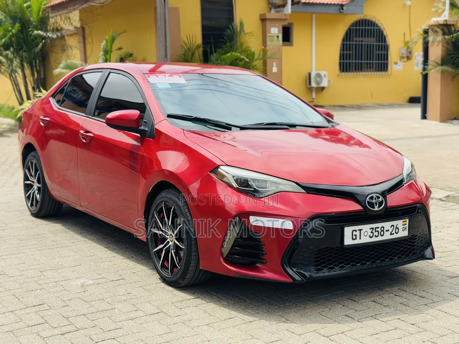 Toyota Corolla SE 4dr Sedan (1.8L 4cyl CVT) 2017 Red