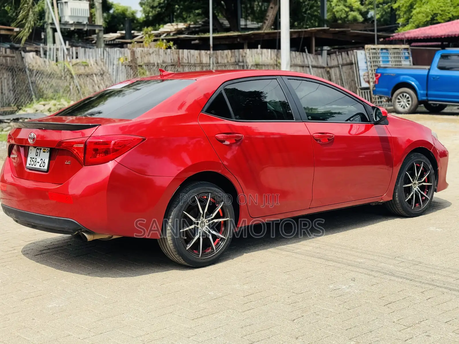 Toyota Corolla SE 4dr Sedan (1.8L 4cyl CVT) 2017 Red
