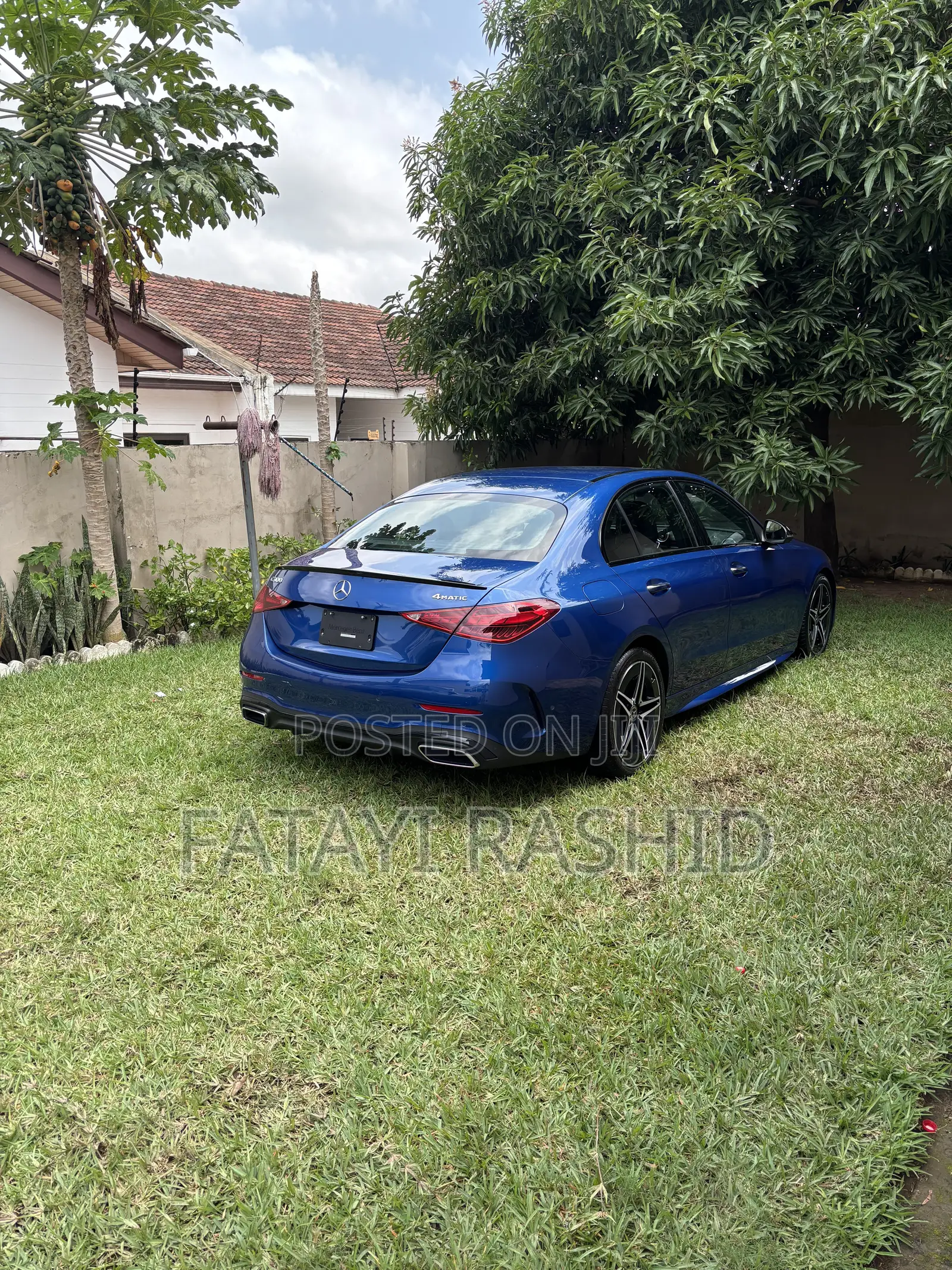 Mercedes-Benz C300 2023 Blue