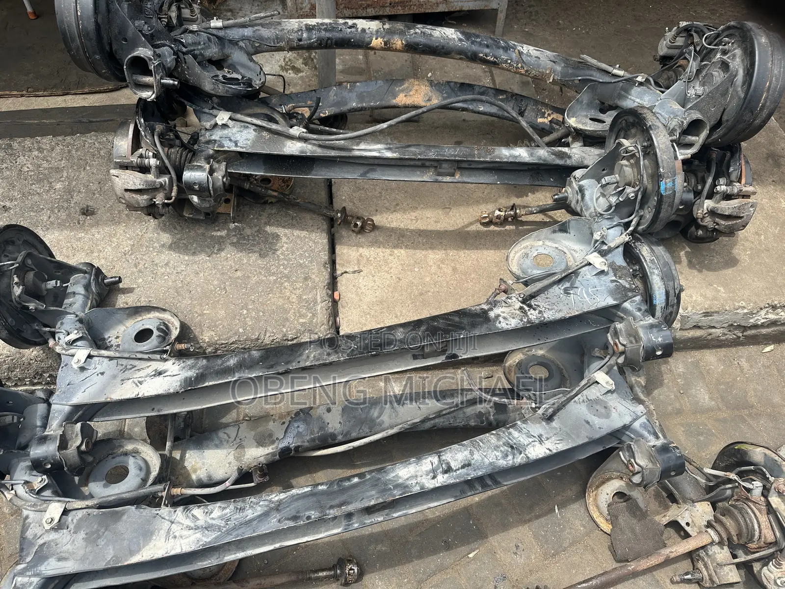 Toyota Voxy 4x4 and 2x4 Back Beam
