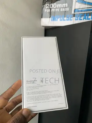 New LG Velvet 128 GB Black