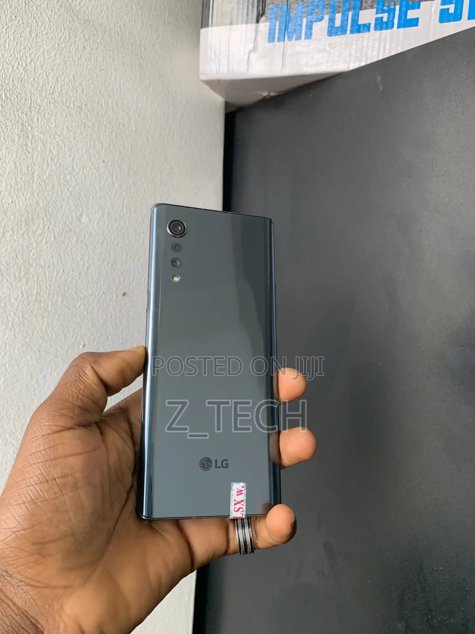 New LG Velvet 128 GB Black