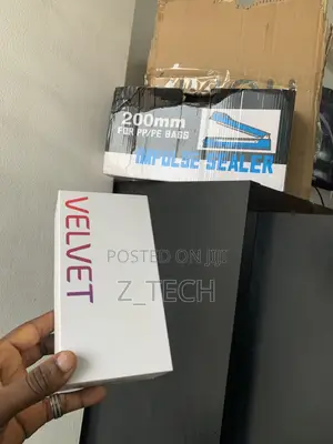 New LG Velvet 128 GB Black