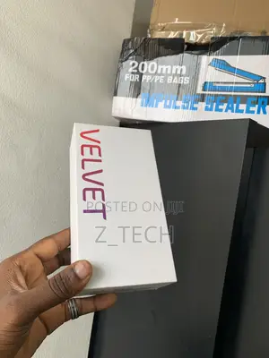 New LG Velvet 128 GB Black