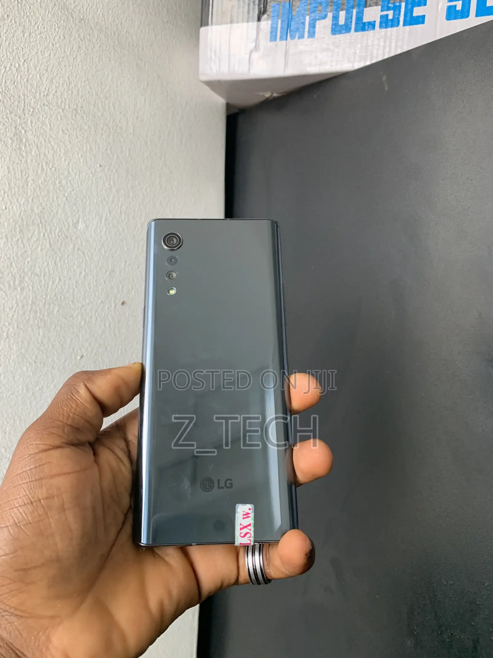 New LG Velvet 128 GB Black