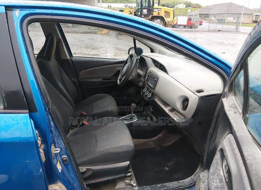 Toyota Yaris 2015 Blue