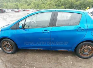 Toyota Yaris 2015 Blue