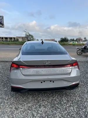 Hyundai Elantra 2021