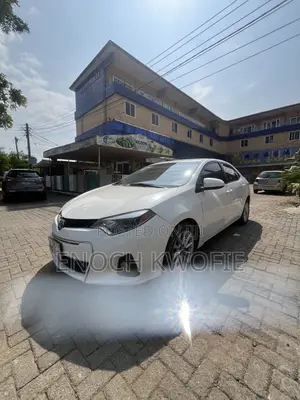 Toyota Corolla LE 2024 White