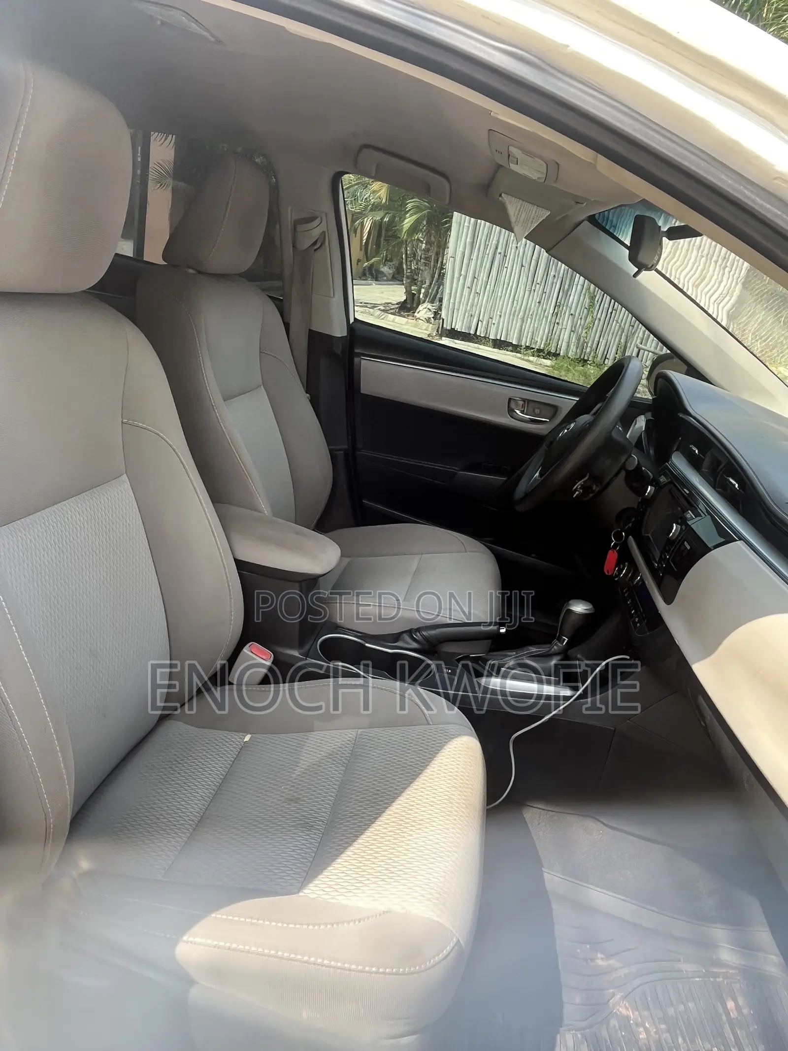 Toyota Corolla LE 2024 White