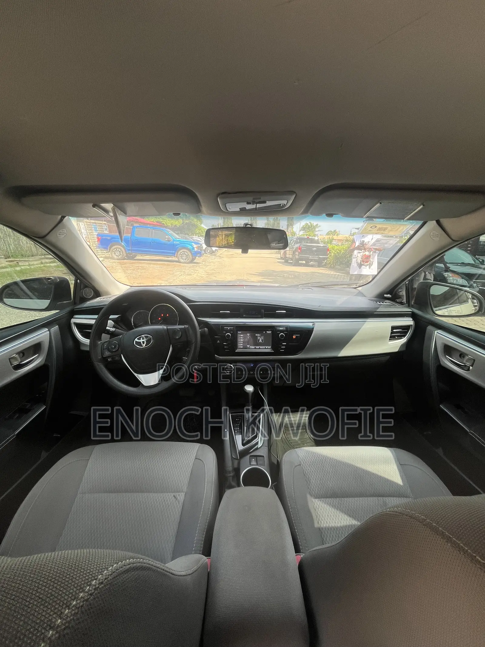 Toyota Corolla LE 2024 White