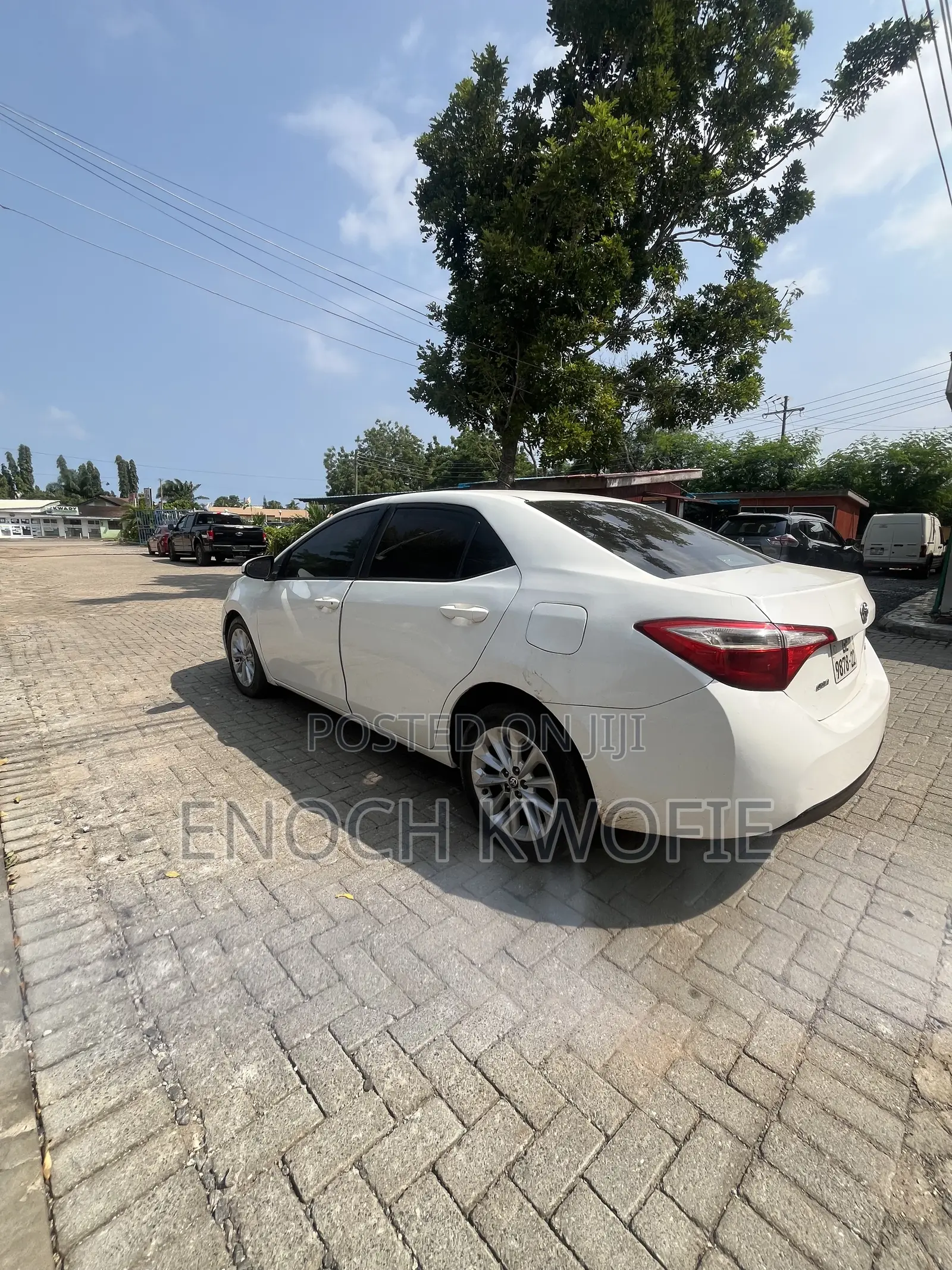 Toyota Corolla LE 2024 White