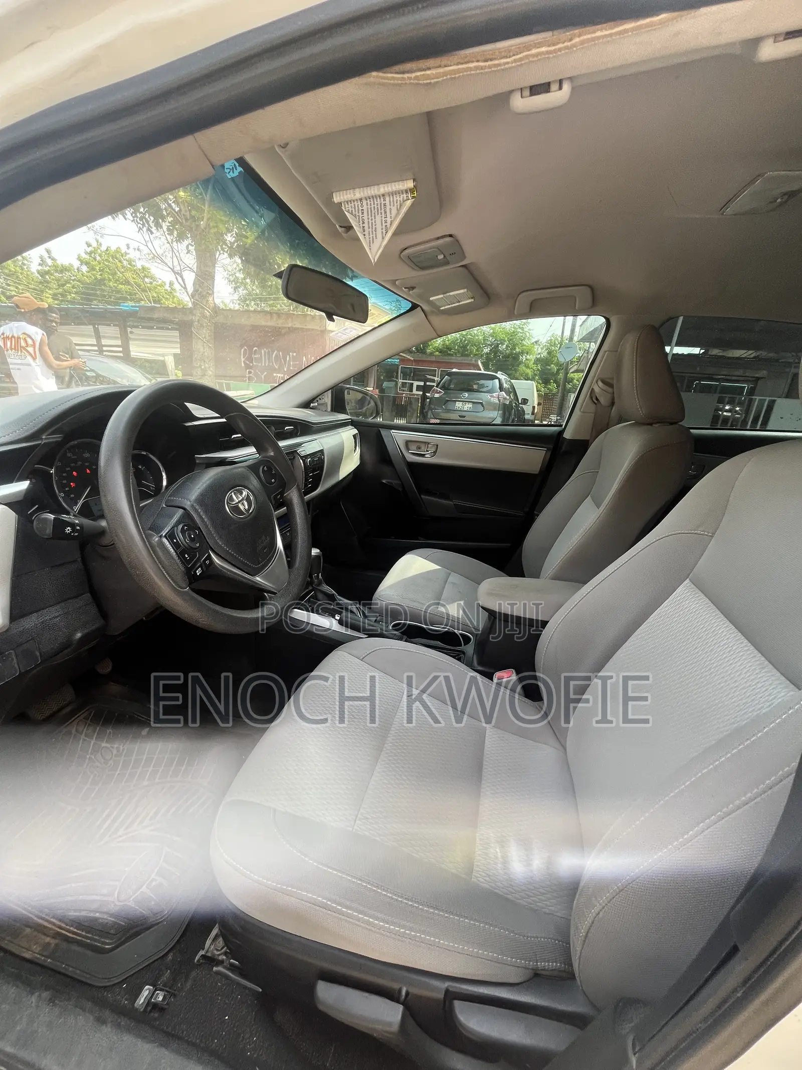 Toyota Corolla LE 2024 White