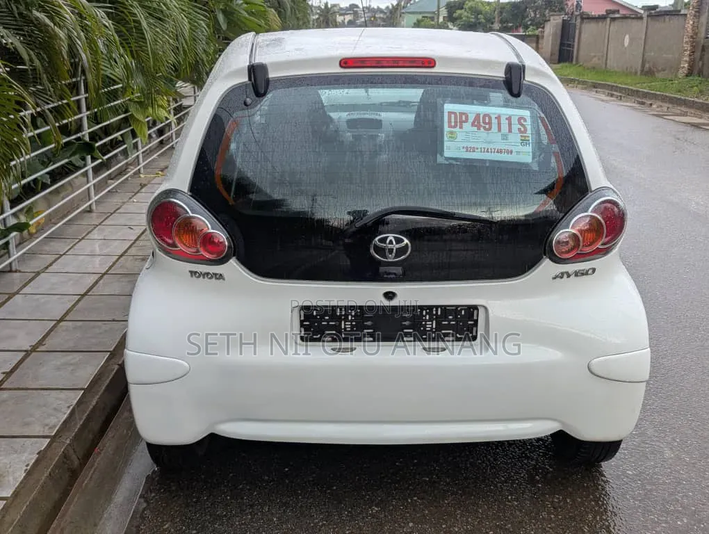 Toyota Aygo 1.0 5-Door 2012 White