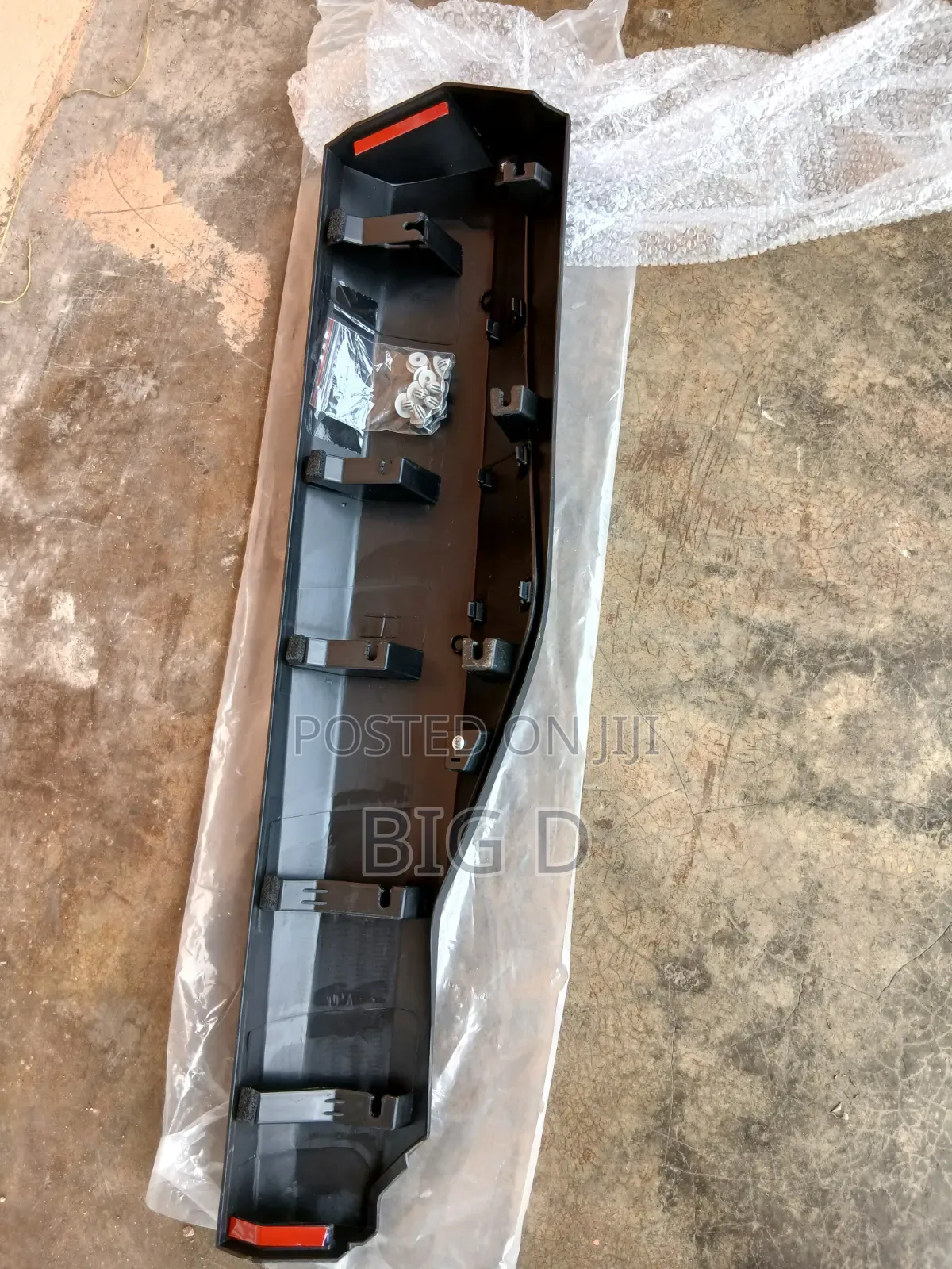 Nissan Rogue 2023 ,2024 ,2025 Back Door Moulding