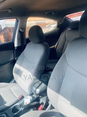 Hyundai Elantra 2013