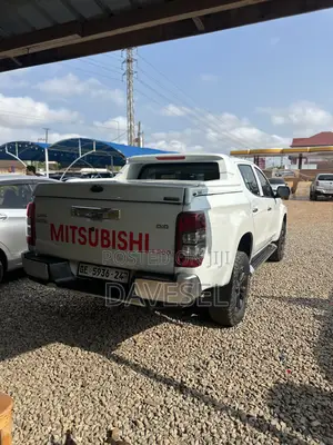Mitsubishi L200 2022 White