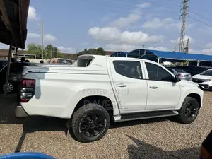 Mitsubishi L200 2022 White