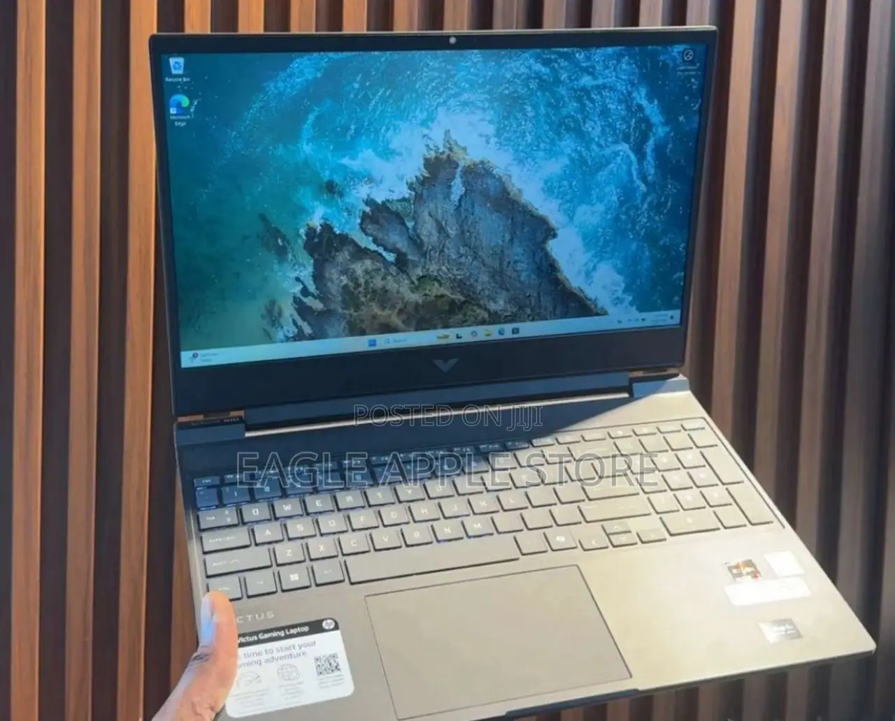 Laptop MSI Katana 15 8GB AMD Ryzen 7 HDD 1T