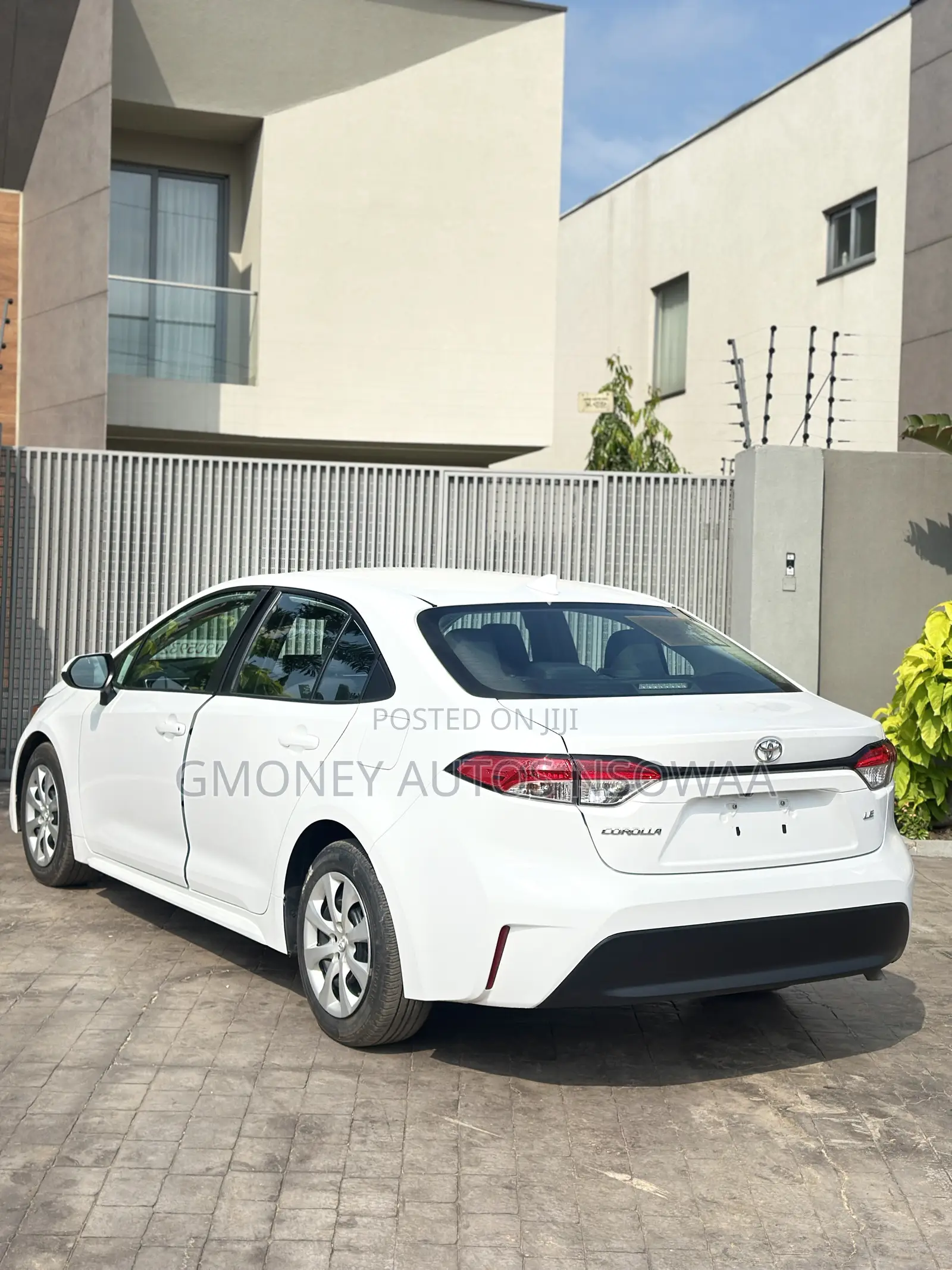 Toyota Corolla LE 2021 White