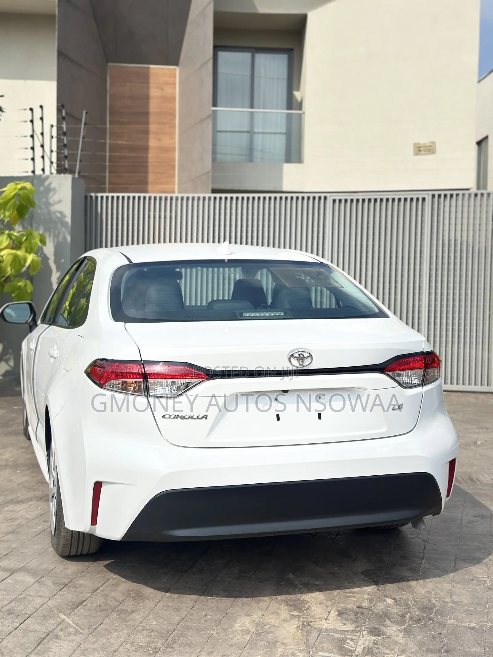 Toyota Corolla LE 2021 White