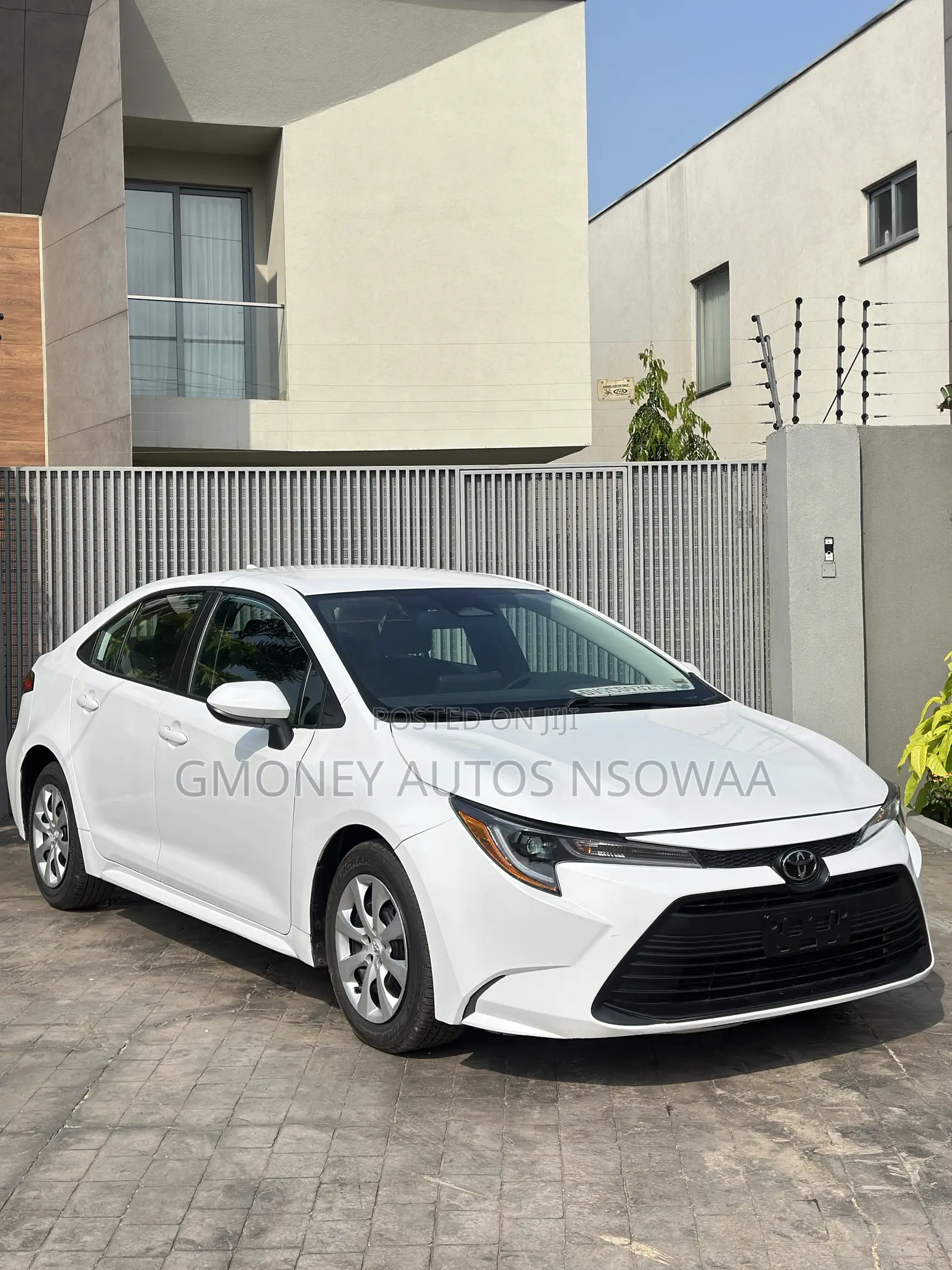 Toyota Corolla LE 2021 White