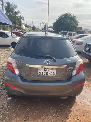 Toyota Yaris 2012 Gray