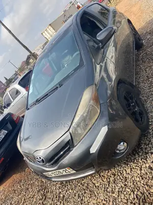Toyota Yaris 2012 Gray