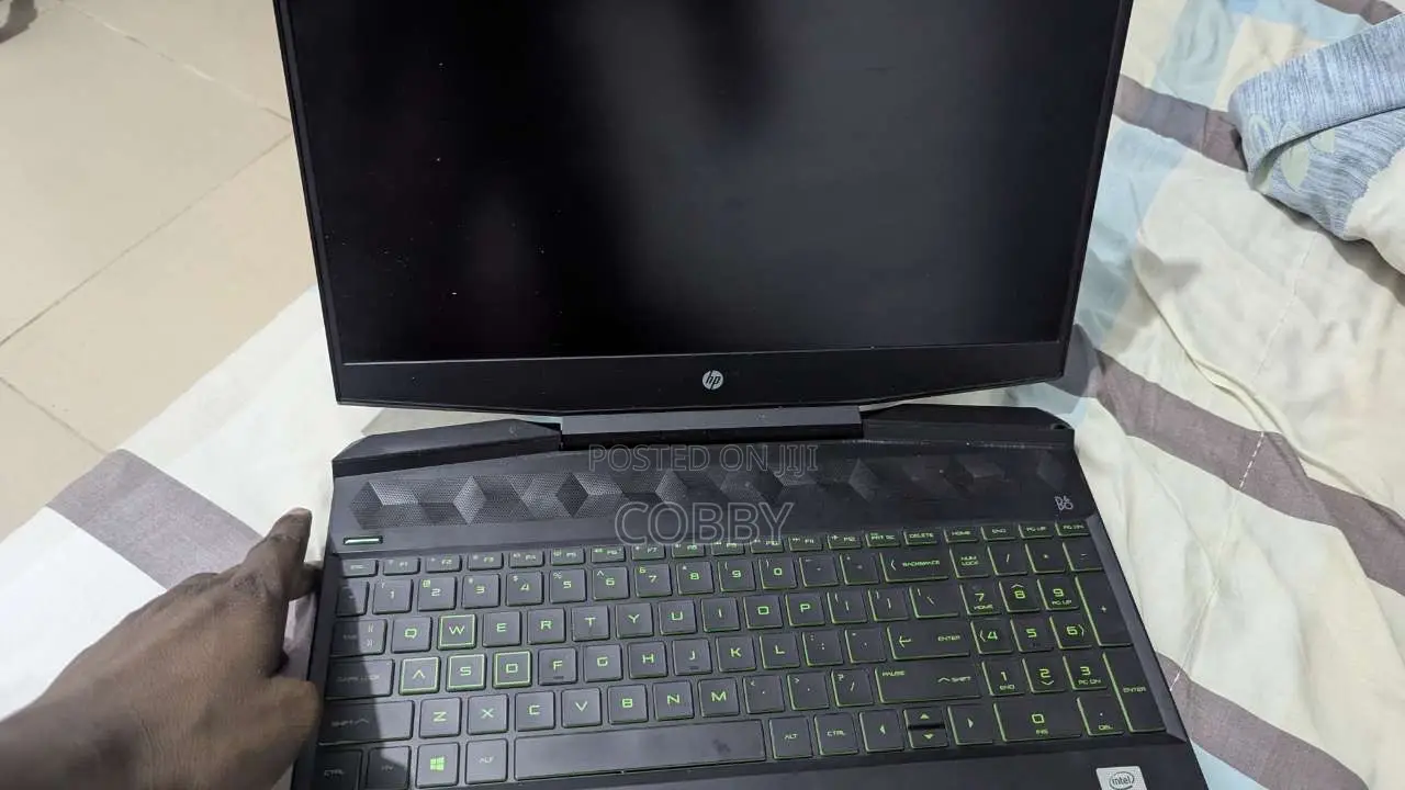 Laptop HP Pavilion 15 8GB Intel Core i5 HDD+SSD 512GB