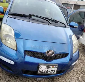 Toyota Vitz 2010 Blue