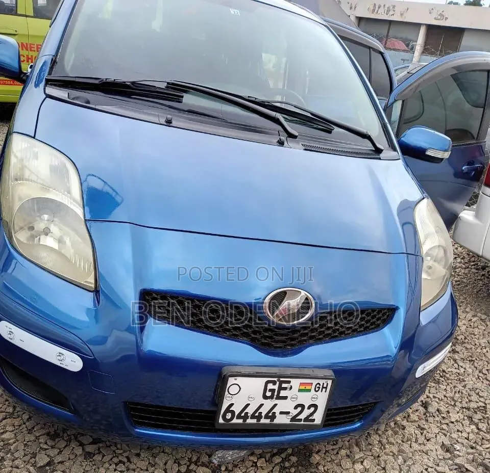 Toyota Vitz 2010 Blue