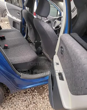 Toyota Vitz 2010 Blue
