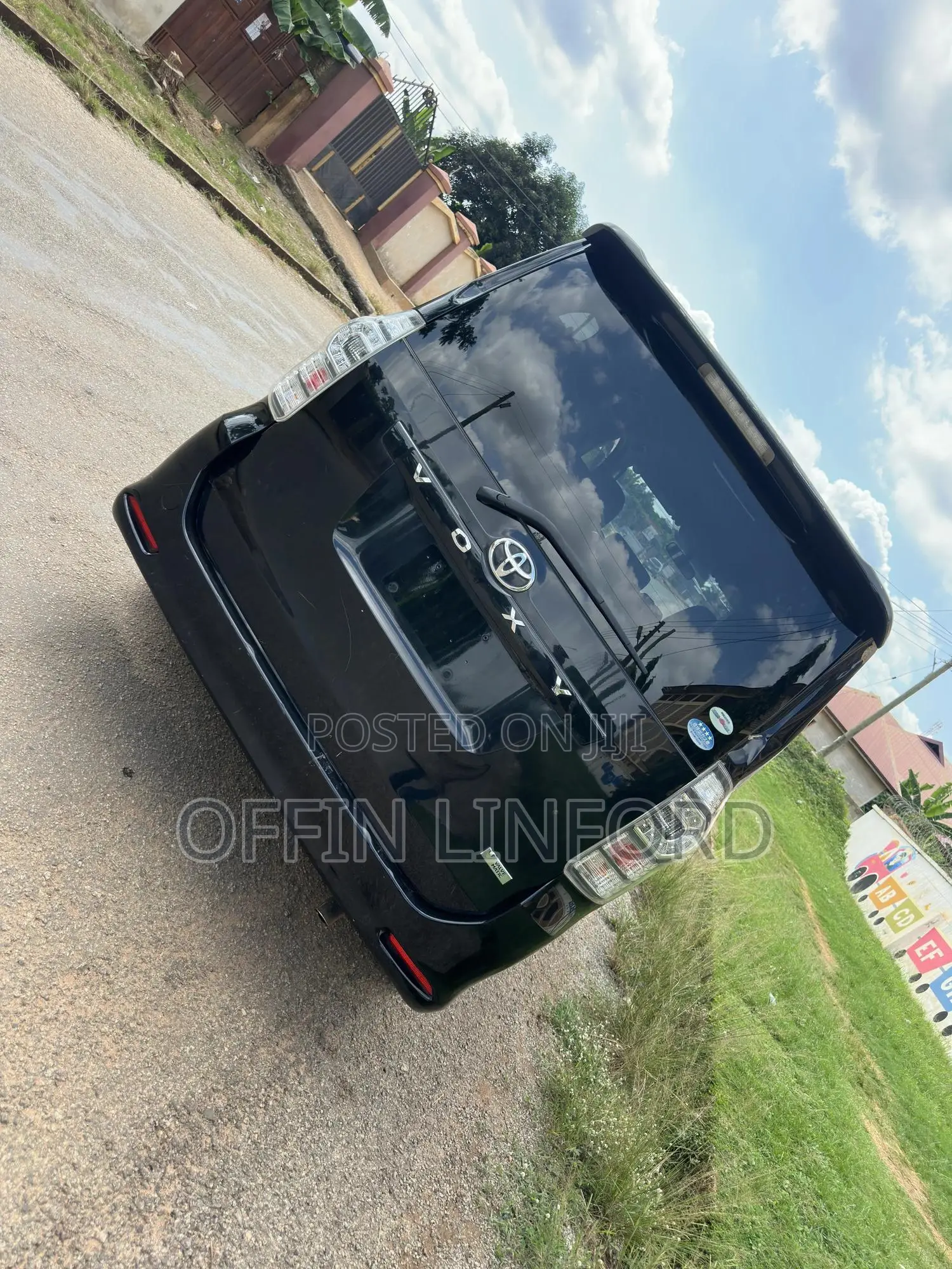 Toyota Voxy X 4WD 8-Seater 2012 Black