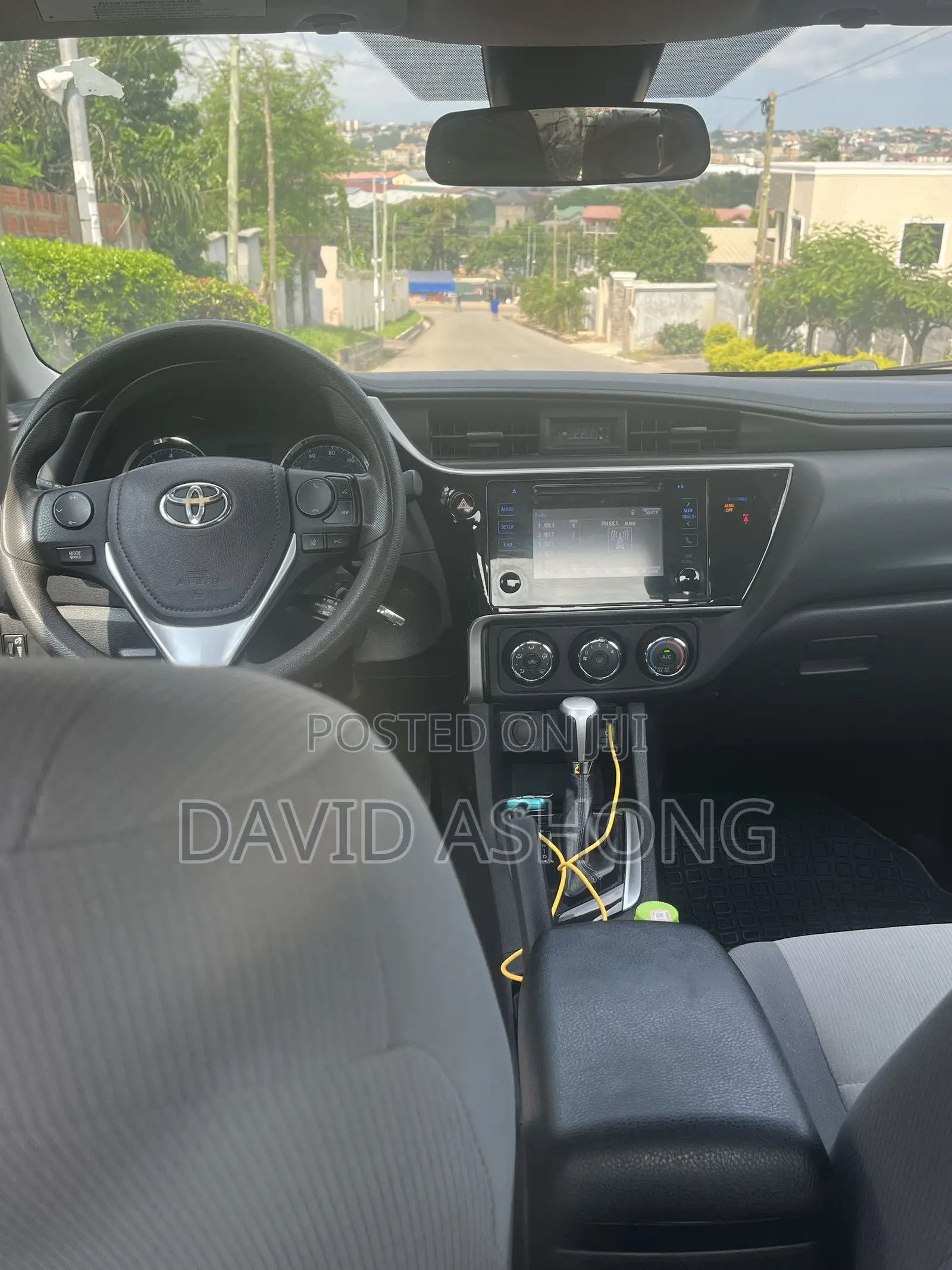 Toyota Corolla LE Eco (1.8L 4cyl 2A) 2019 Black