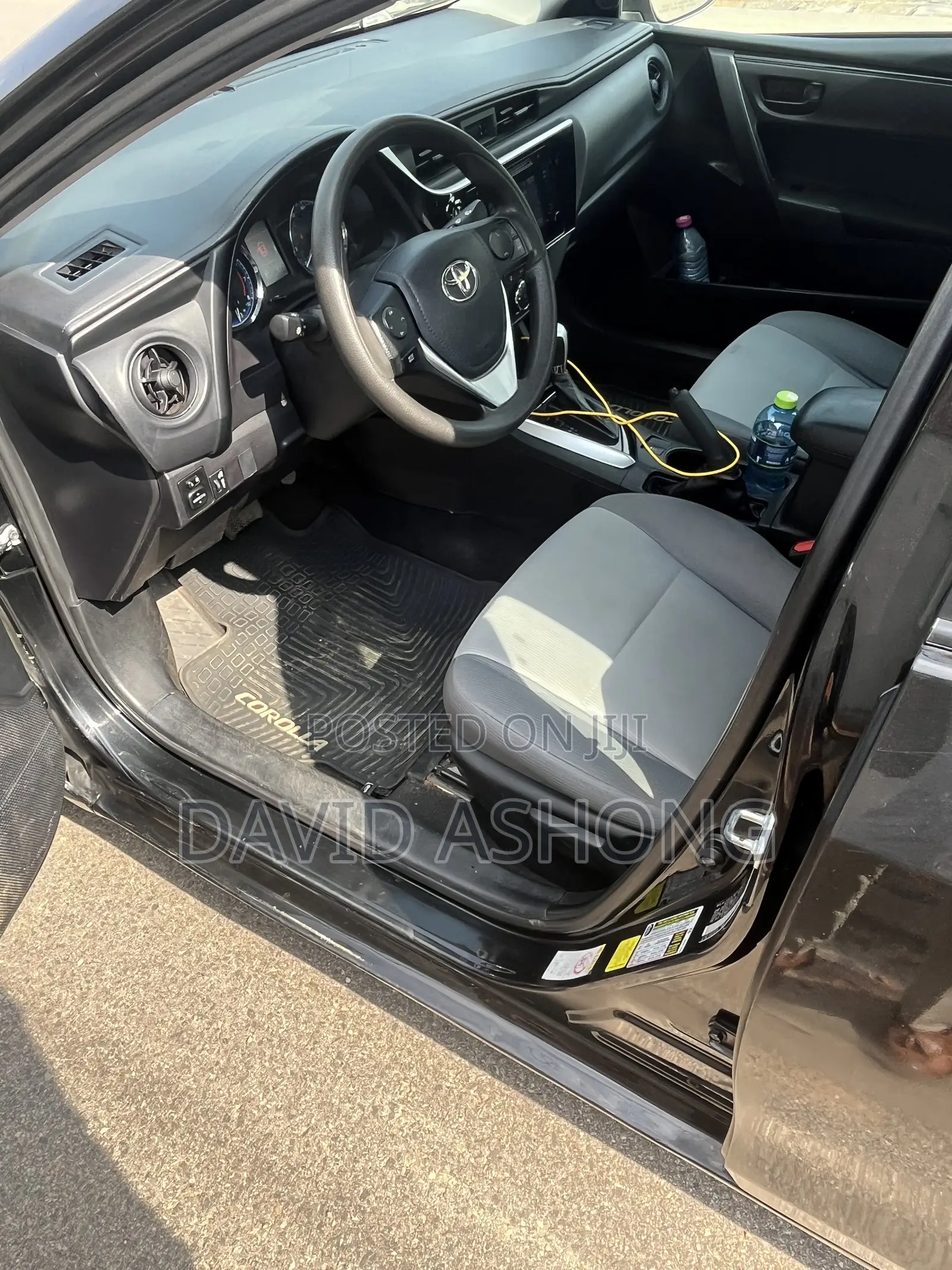 Toyota Corolla LE Eco (1.8L 4cyl 2A) 2019 Black