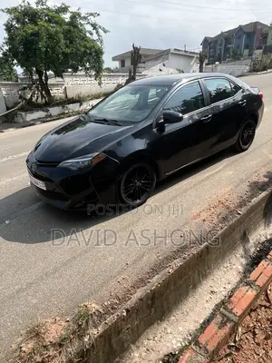 Toyota Corolla LE Eco (1.8L 4cyl 2A) 2019 Black