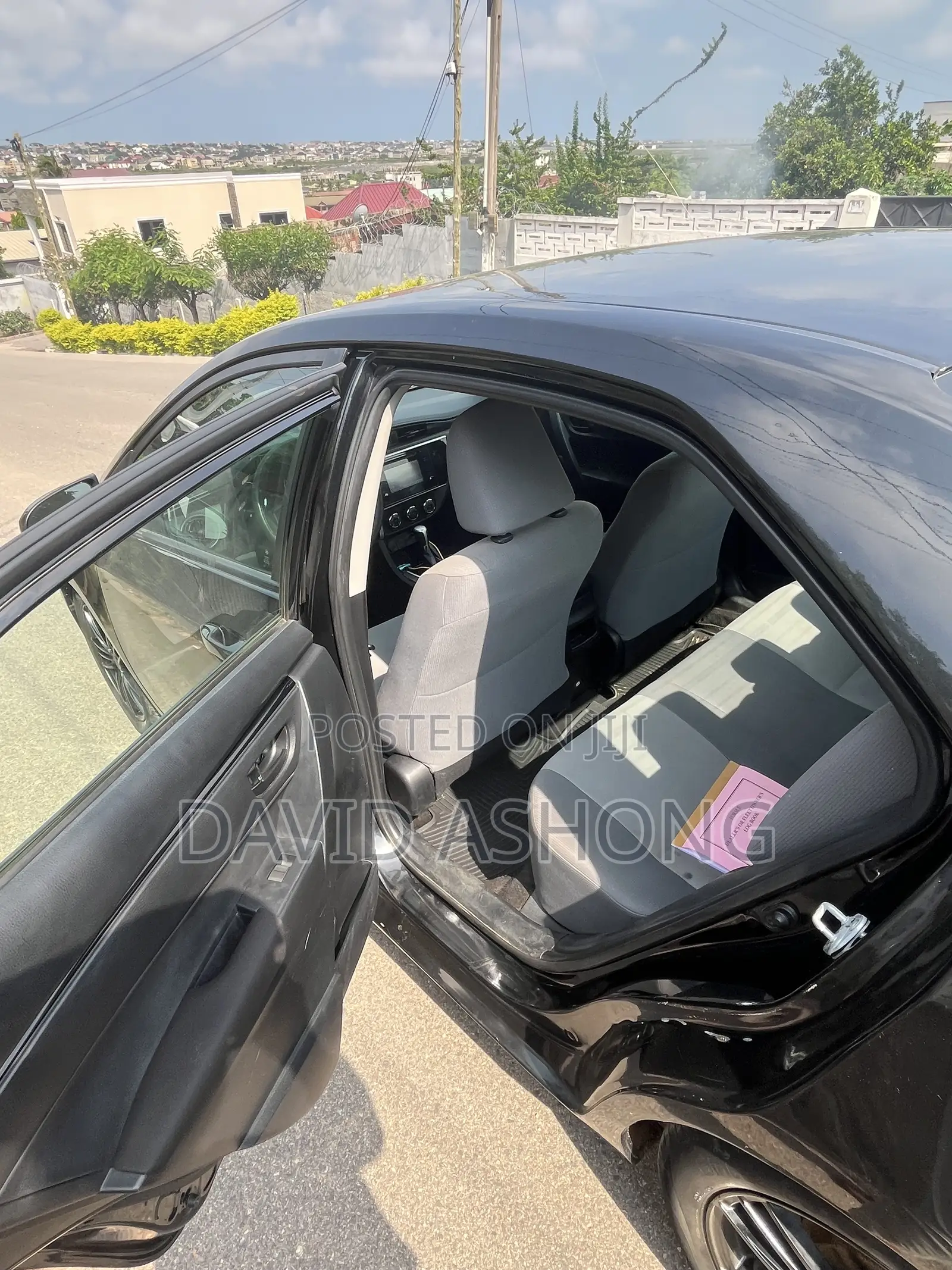 Toyota Corolla LE Eco (1.8L 4cyl 2A) 2019 Black