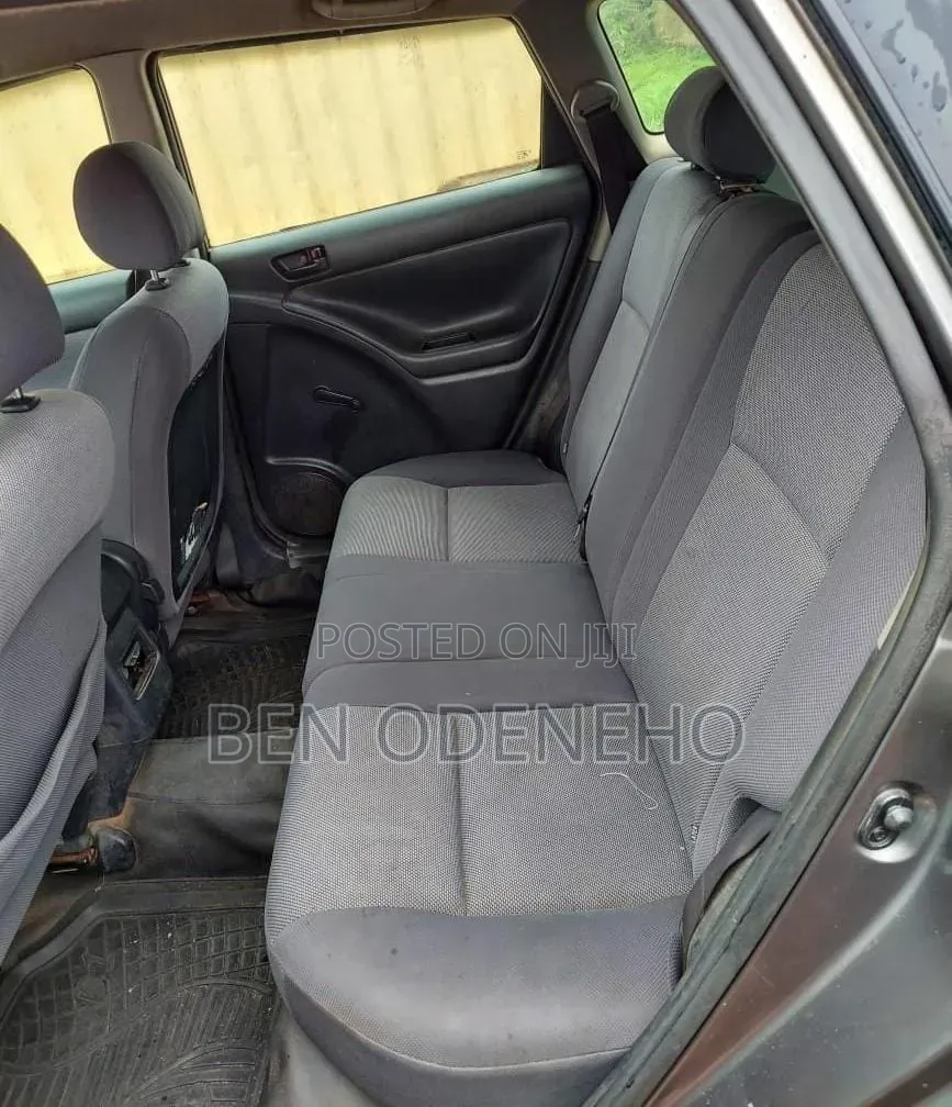 Toyota Corolla 2010 Silver