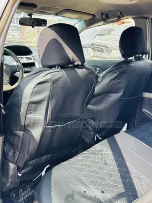 Toyota Yaris 2011 Silver