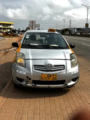 Toyota Yaris 2011 Silver