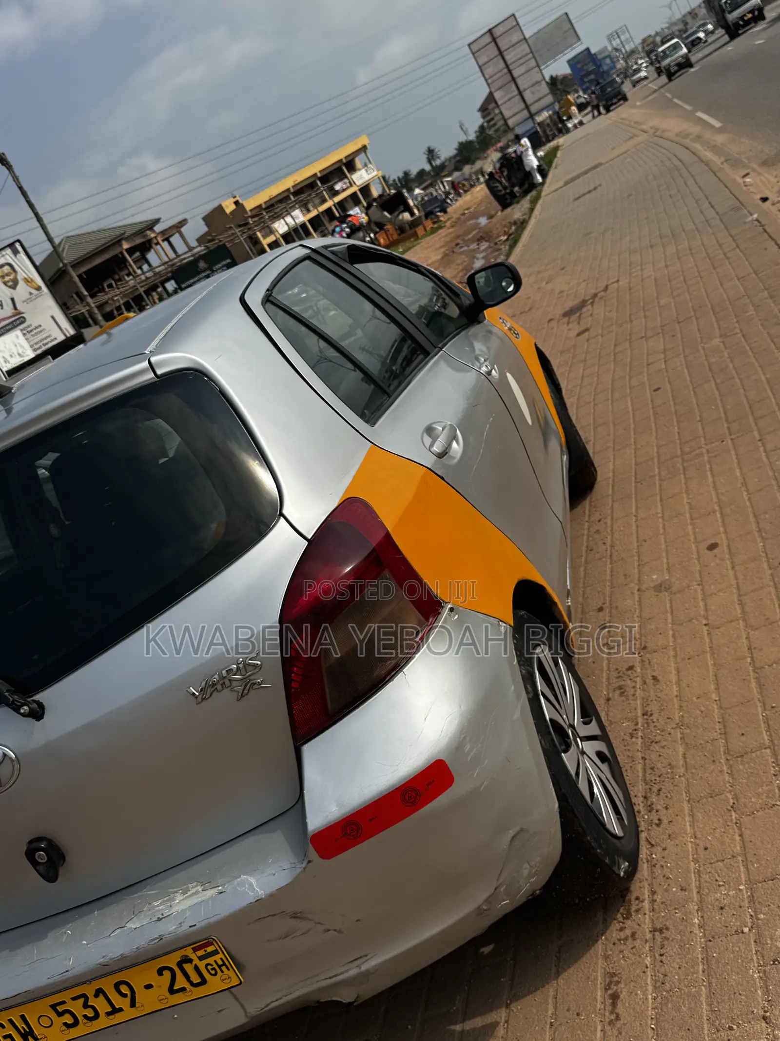 Toyota Yaris 2011 Silver