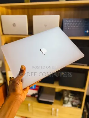 Laptop Apple MacBook Pro 2019 32GB Intel Core i9 SSD 512GB