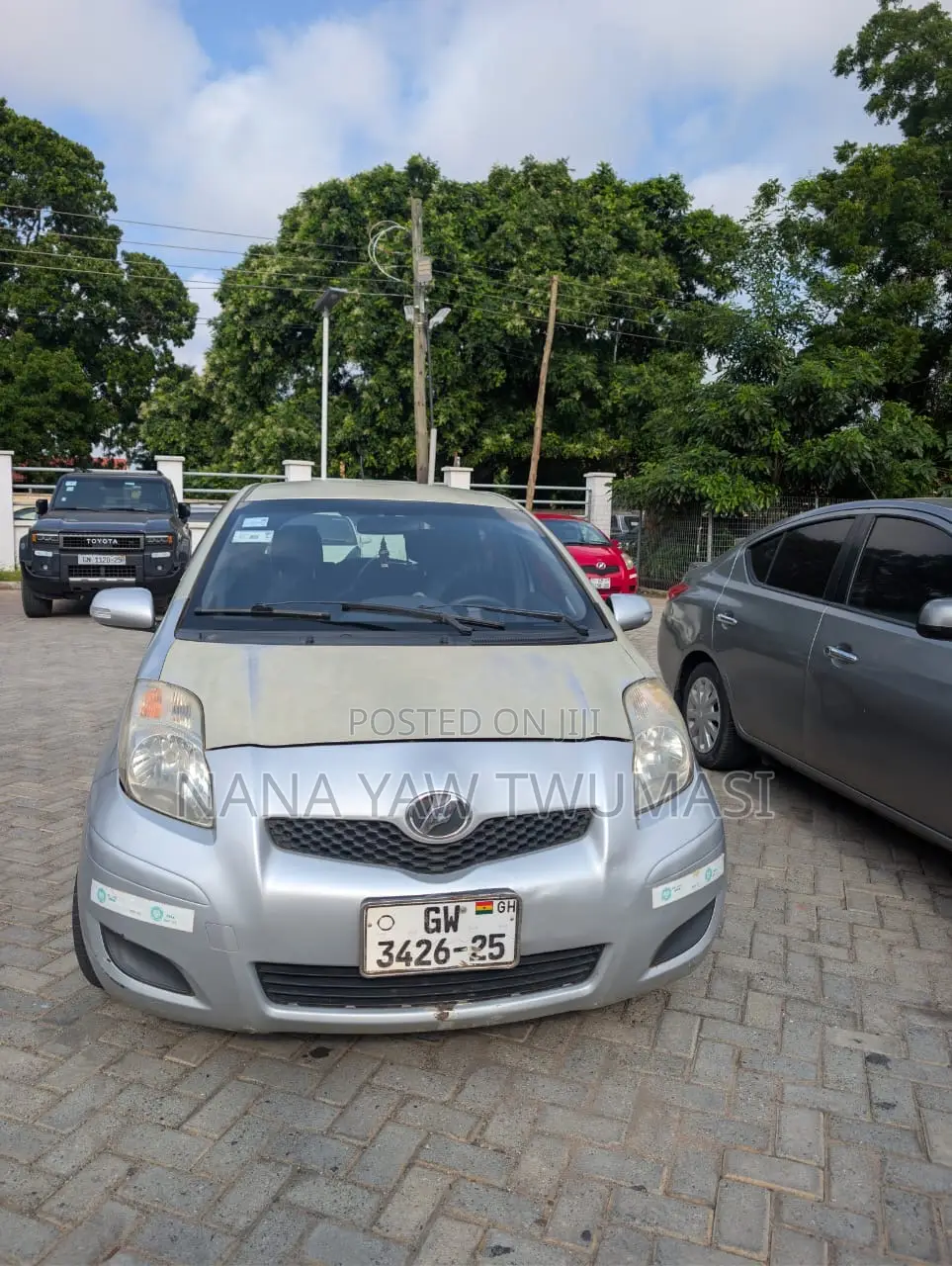 Toyota Vitz 1.3 FWD 3dr 2010 Silver