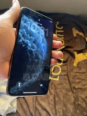 New Apple iPhone 11 Pro Max 64 GB Gold