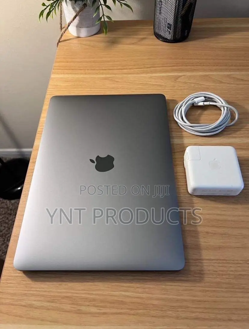 Laptop Apple MacBook Pro 2020 16GB Intel Core i5 SSD 1T