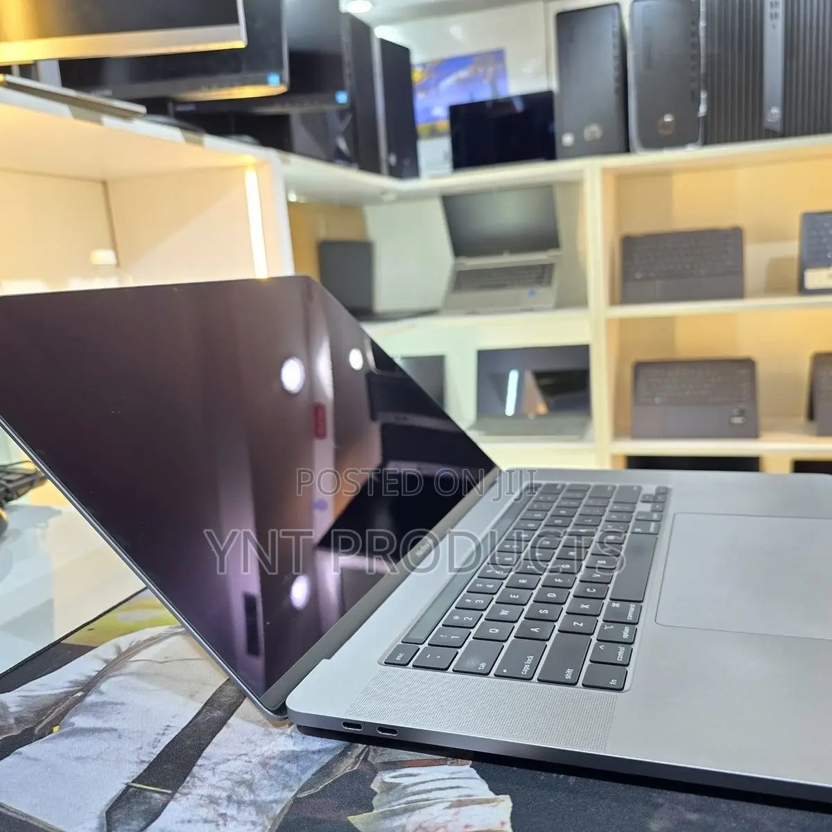 Laptop Apple MacBook Pro 2020 16GB Intel Core i5 SSD 1T