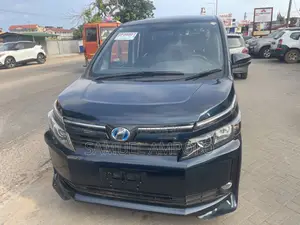 Toyota Voxy Hybrid V 2WD 7-Seater 2015 Black