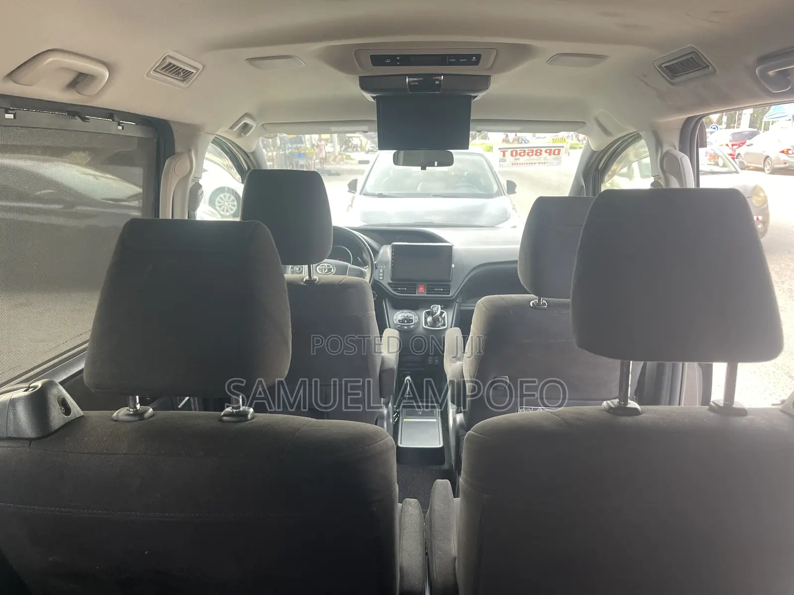Toyota Voxy Hybrid V 2WD 7-Seater 2015 Black