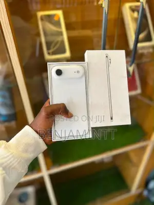 New Apple iPhone 17 256 GB